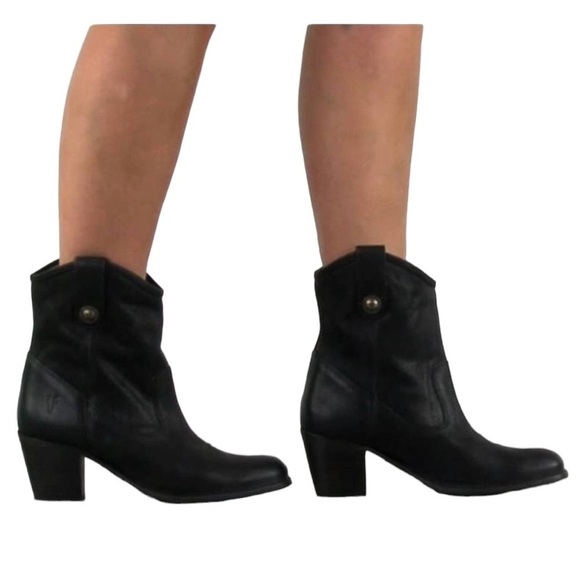 FRYE Jackie Button Short Leather Boots in Classic Black Size 6 - Picture 1 of 9